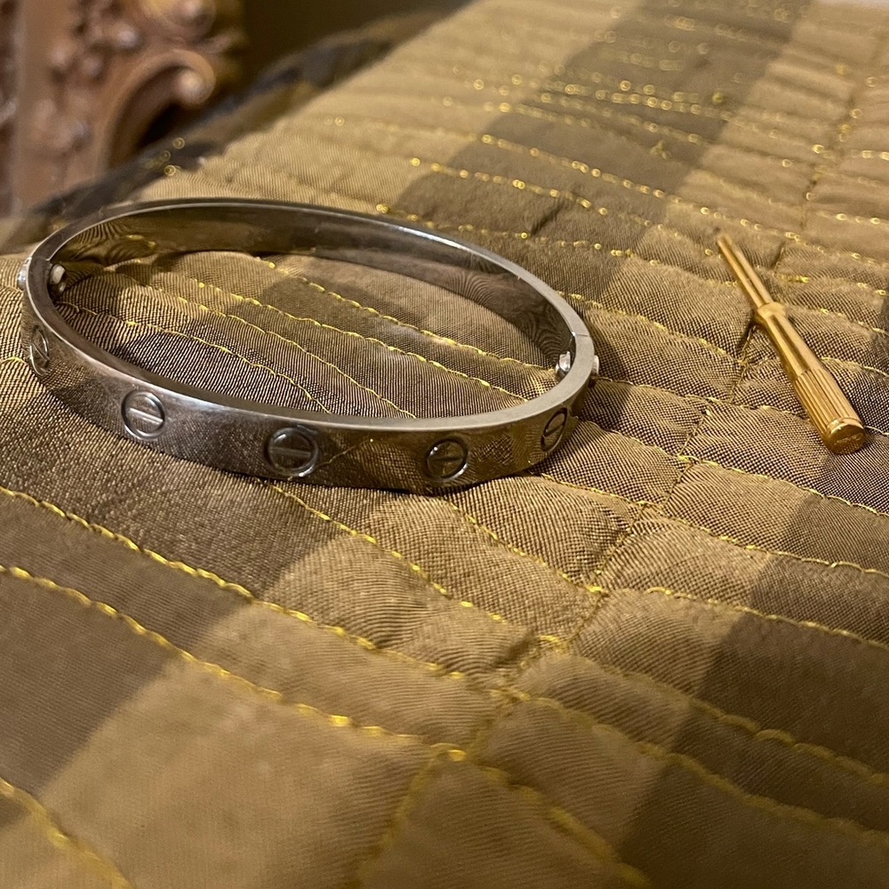 Stainless steel Love style bracelet- no brand
